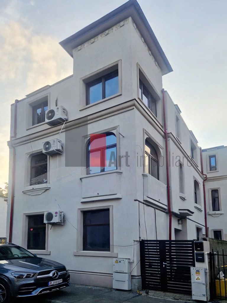 O vilă cu suflet, în inima unei oaze urbane,  D+P+2-190 mp utili - Poză 2