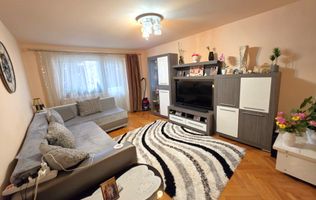 Apartament 3 camere, 2 bai, decomandat, etaj 3, Cetate, zona Stadion