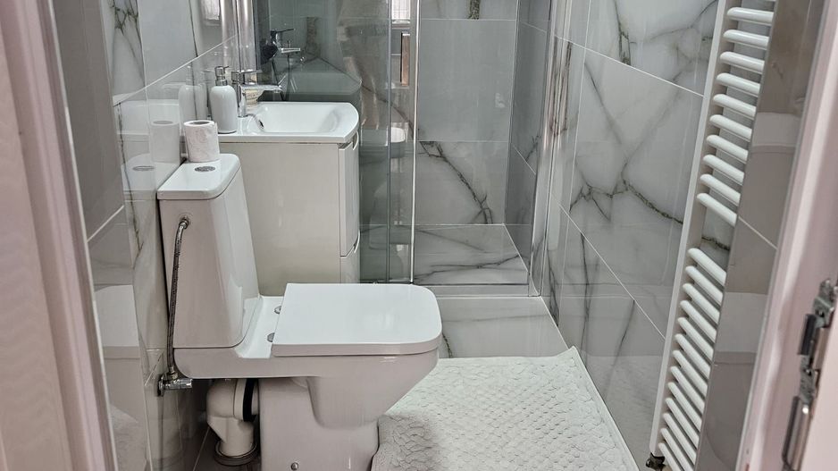 Casa renovata complet – zona Mall – - Poză 5