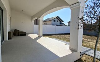 Duplex spatios cu garaj si pereti dublii - Poză 2