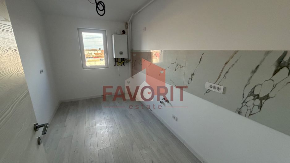 Decomandat. Disponibil imediat. Strada asfaltata - Poză 6