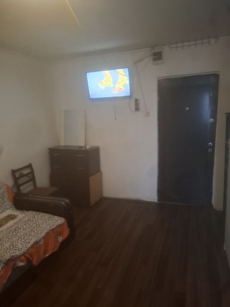 Garsonieră mobilată, etaj 2, lângă metrou Nicolae Grigorescu 250€ - Poză 3