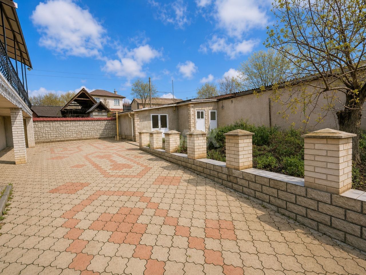 Casă 210 m² cu 5 dormitoare și teren 10 ari – Euroreparație | Drochia, str. Grigore Ureche - Poză 8