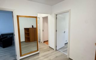 Apartament de inchiriat cu 3 camere Etajul2 / 63mp/ zona Palas Mall - Poză 4