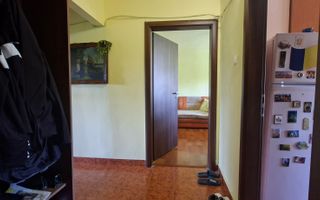 Apartament decomandat 3 camere - zona Torontalului - Poză 12