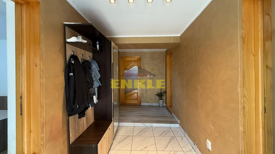 De vanzare casa in Hudum, teren generos. - Poză 3