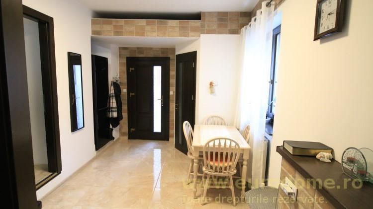 P-ta Sfatului, Republicii, pe strada pietonala - Poză 1