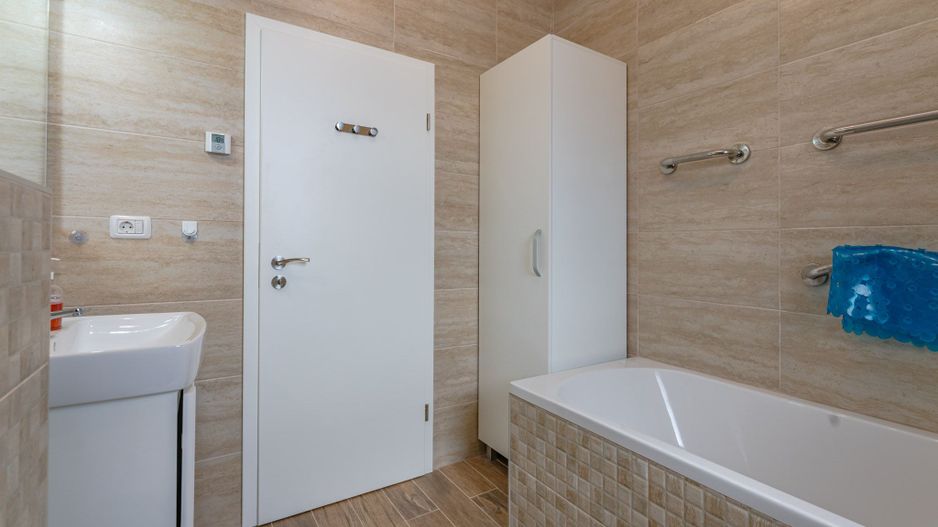 Apartament 3 camere spatios cu o terasa de 25 mp - Poză 10