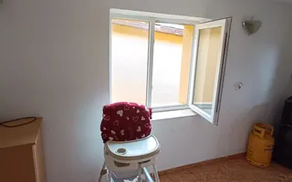 Casă spațioasă cu 4 camere , curte și teren generos în Mașloc - Poză 19