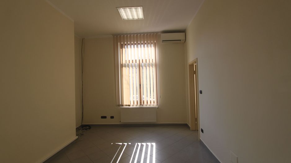 Birouri în vila - zona Balcescu - Poză 25