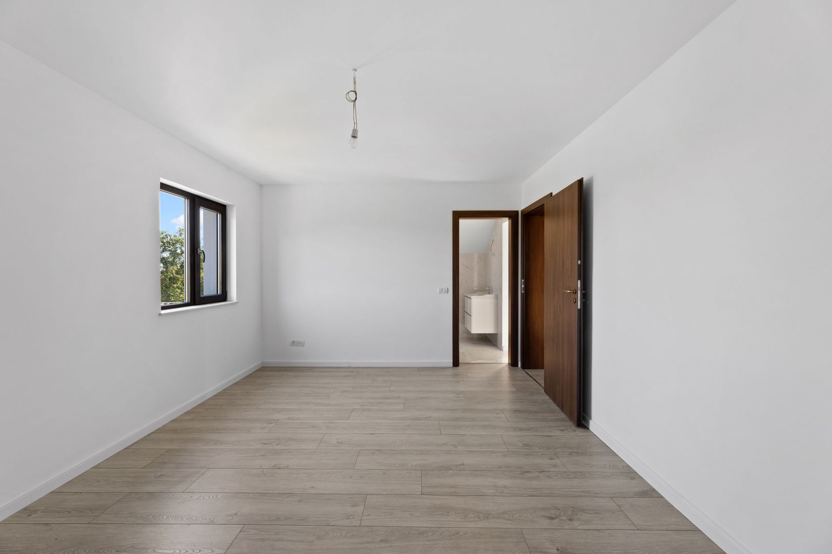 Eleganta, Confortul, Calitatea, liniste Vila P+M Garaj Pecica Arad - Poză 9