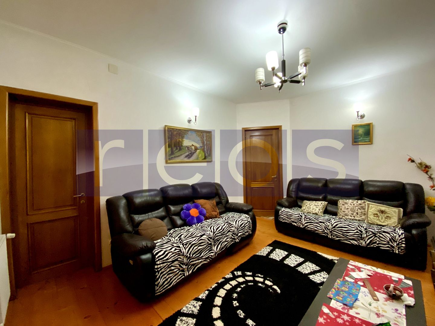 DE VANZARE 3 CAMERE 100 MP | BOXA 10 MP | SEBASTIAN | VULCAN CENTER - Poză 3
