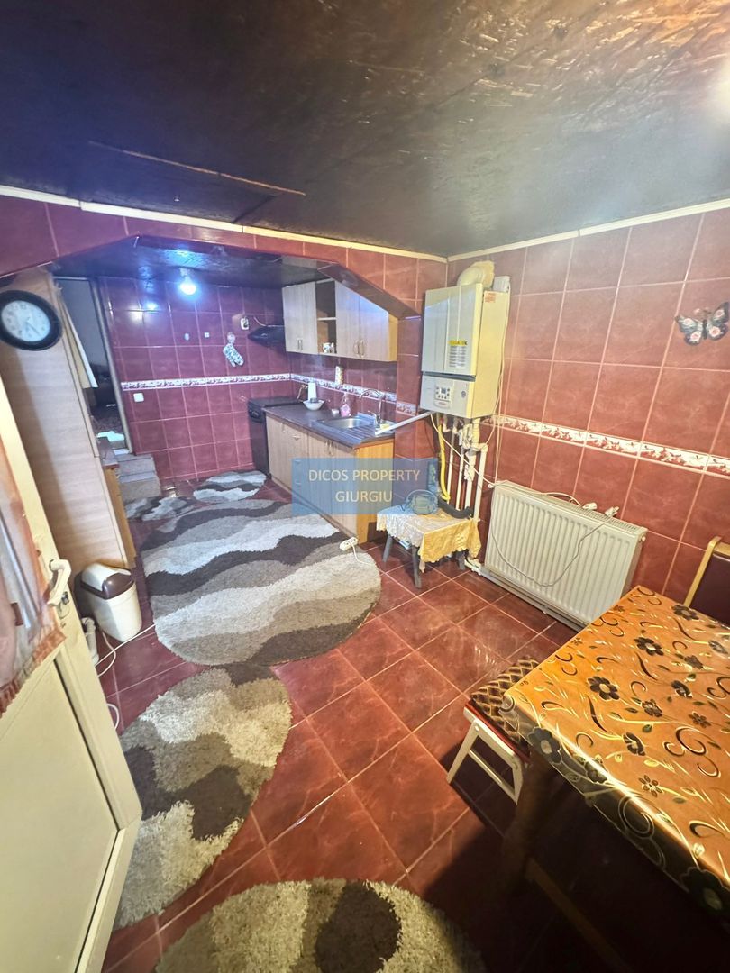 De vânzare casă cu 4 camere, garaj - Poză 14