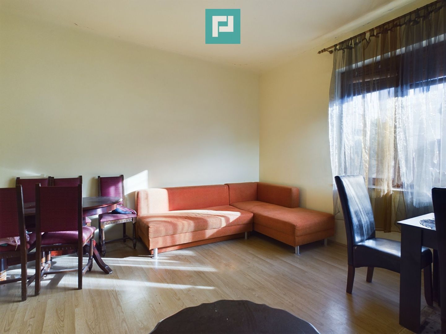 Casă cu teren în Pârneava - Poză 6