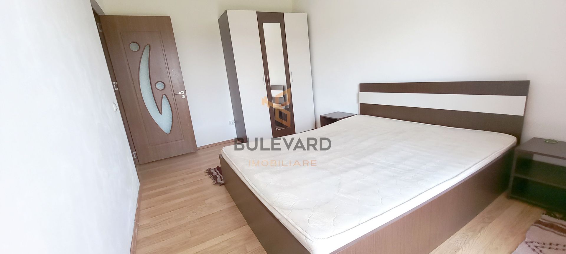 Apartament cu 2 camere decomandate, zona strazii Florilor! - Poză 1