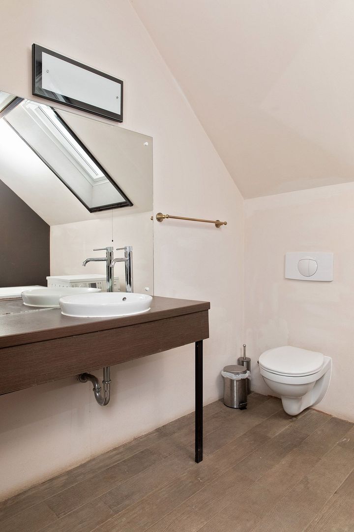 Vilă cu 5 dormitoare, 4 băi, 2 248mp teren, piscină. Preț: 229 000 Eur - Poză 26