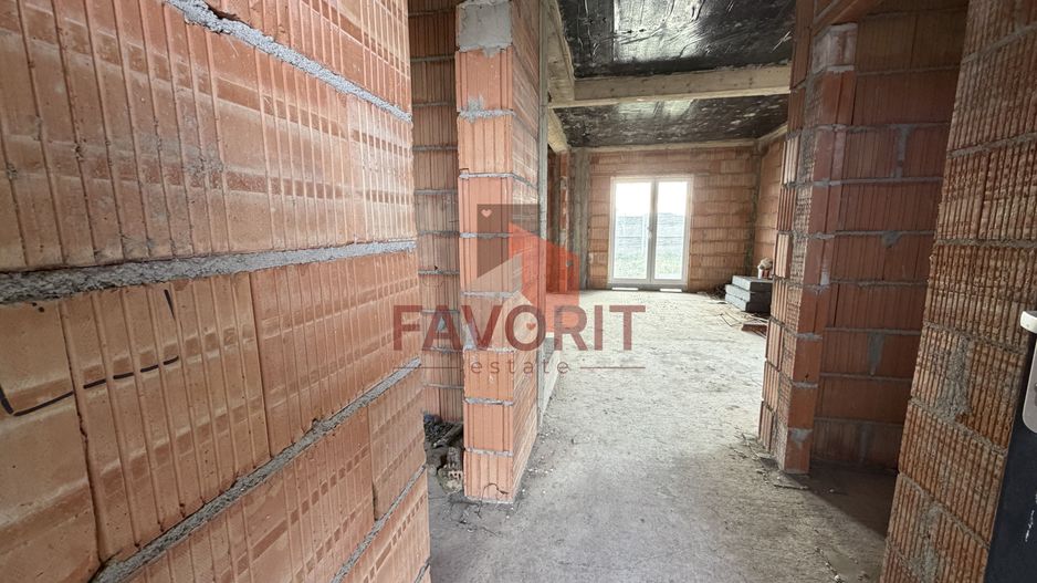 Duplex despartit | 4 camere | Asfalt si toate utilitatile | Zona excelenta - Poză 4