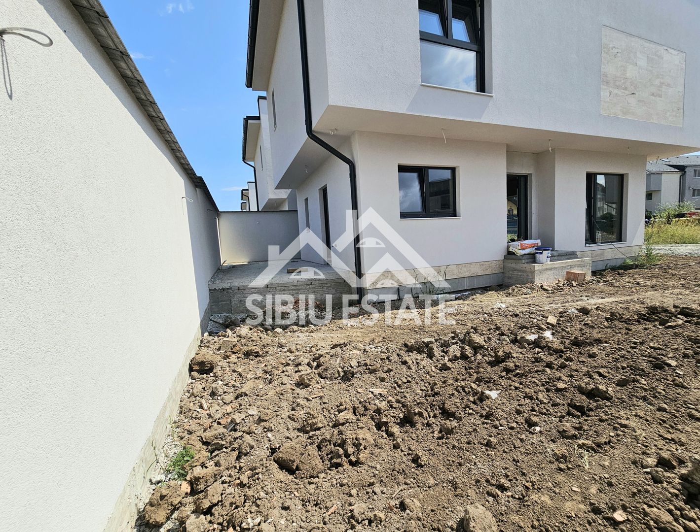 Casa noua 4 camere Selimbar central - Poză 14