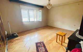 Casa spatioasa cu teren 739 mp in zona Mehala - Poză 8