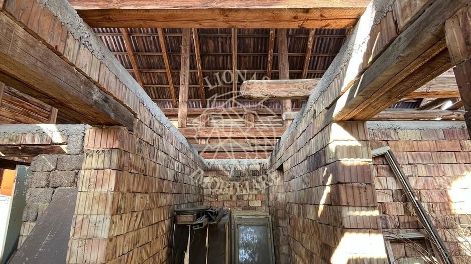 Casa la rosu-Zona Bistrita Bargaului-Teren-700mp - Poză 4