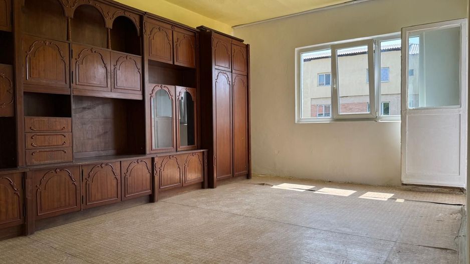 Apartament 3 camere decomandat – Micro 11, lângă Colegiul Cantacuzino - Poză 1