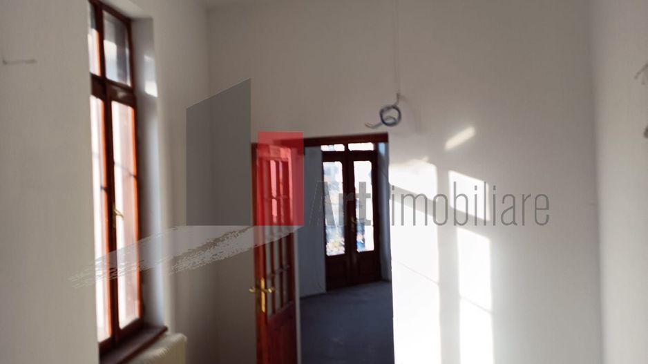 Vila  de inchiriat recent renovata - Poză 14