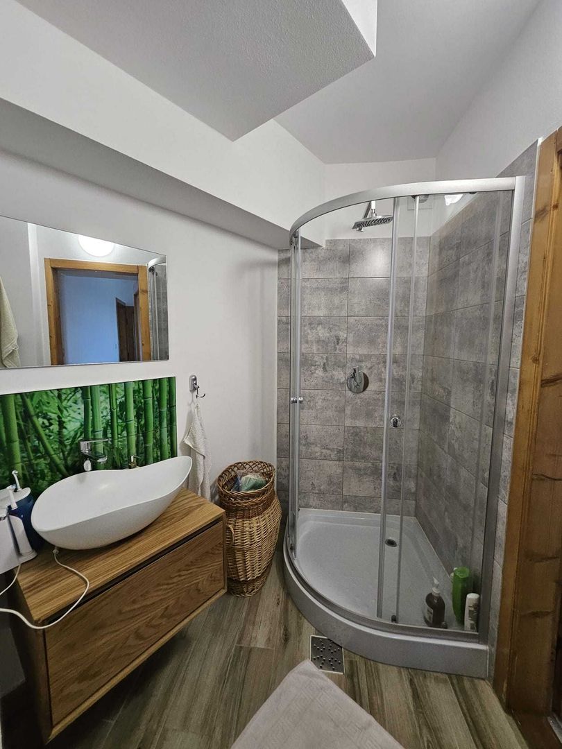 APARTAMENT 5 CAMERE 120000 euro negociabil - Poză 2