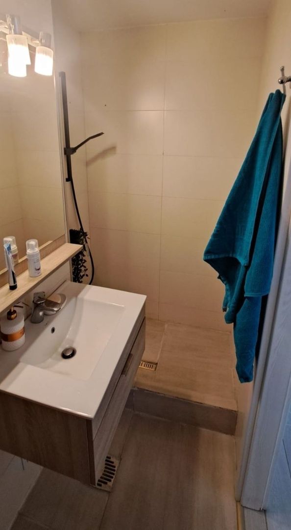 Garsoniera moderna, centrala proprie, AC, 8 min metrou - Poză 6