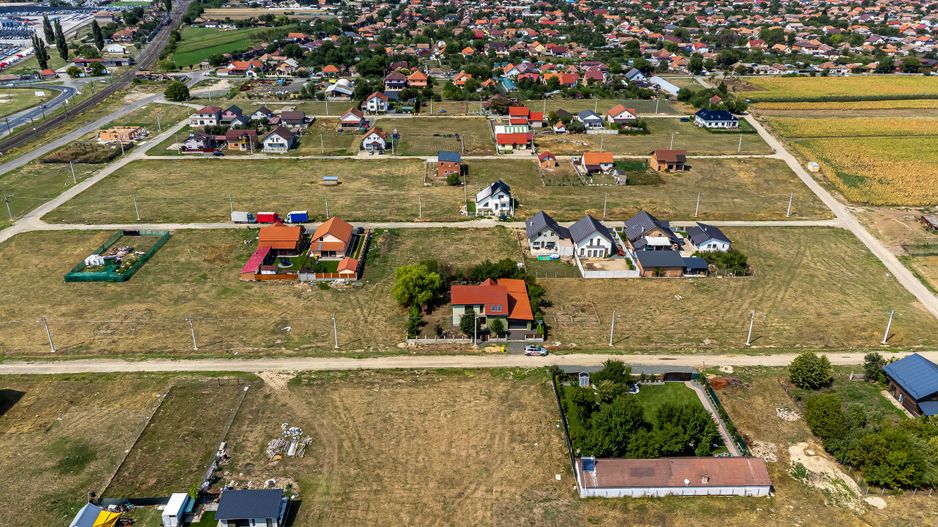 REDUCERE Casă nouă, spațioasă, în cartierul rezidențial din Curtici - Poză 12