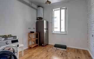 Etaj in vila ideal atelier, cabinet sau locuit, hub, activitati creative - Poză 15