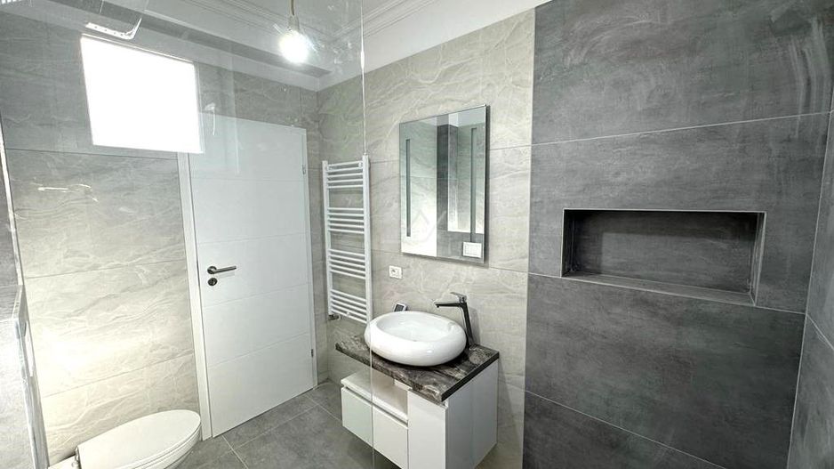 Decomandat. Etaj 1. Balcon mare. Loc de parcare. - Poză 7