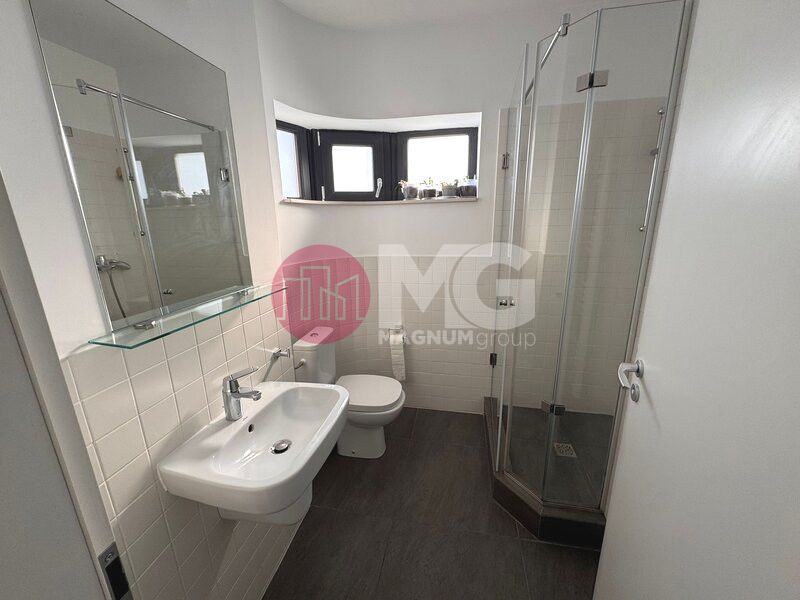 Apartament Premium 3 Camere de Închiriat | Locație Excelentă în Tineretului - Poză 8