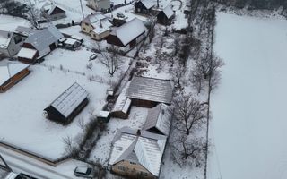 CASA DE VANZARE + ANEXE 2500 MP / PUTNA - Poză 16