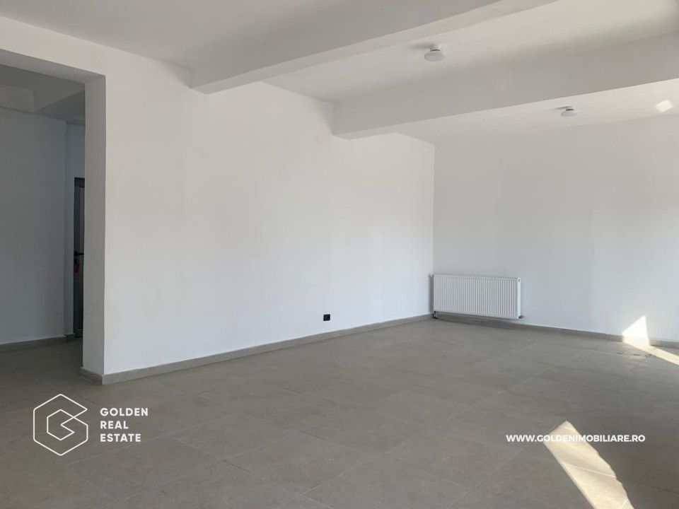 Spatiu comercial Micalaca, 70 mp, acces stradal, centrala proprie, parcare - Poză 3