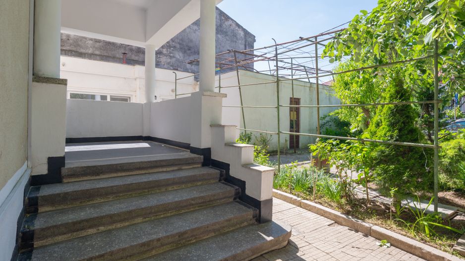 Raritate | Casa Căsătoriilor | Apartament în vilă, curte, 2 garaje! - Poză 6
