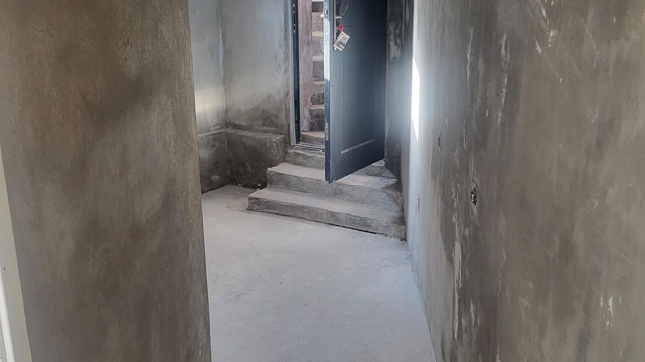 Casa pe 3 nivele, zona centrala, le pret de garsoniera, intre 2 statii de metrou - Poză 2
