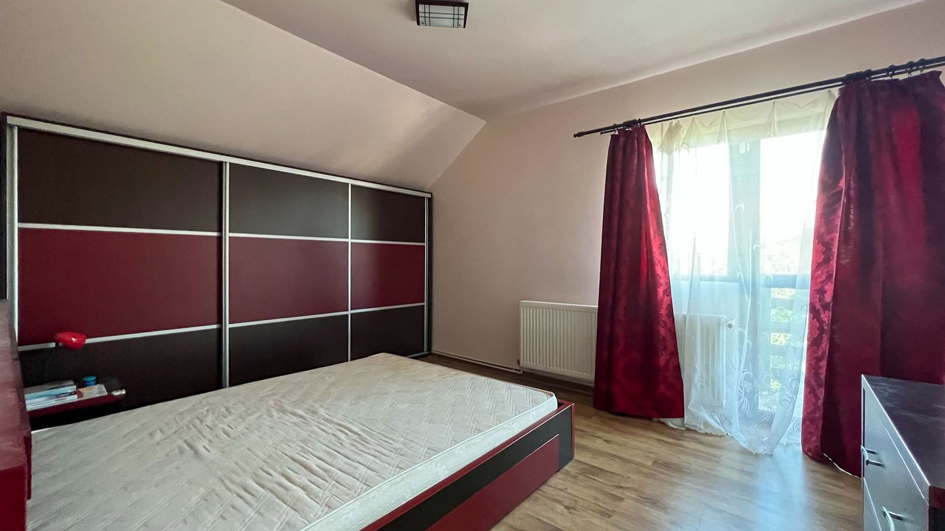 Vila deosebita situata in cartier Izvor! - Poză 14