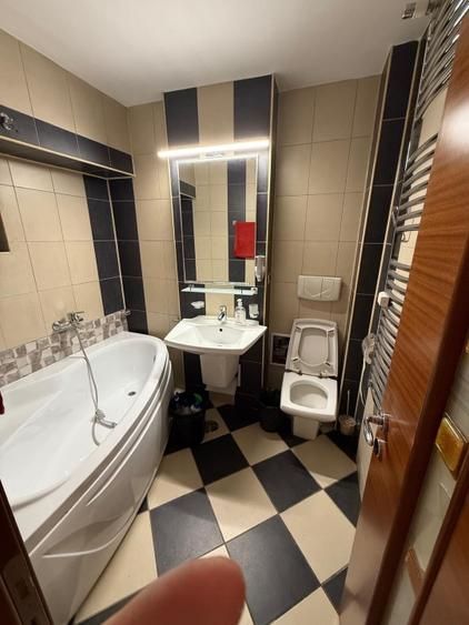 BRASADAS inchiriaza ap 3 cam birou/locuit - terasa - Unirii. - Poză 9