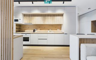 Apartament spațios, vedere și facilități premium - Poză 18