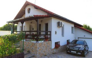 Casa individuala cu piscina de vanzare, Ciugud - Poză 1