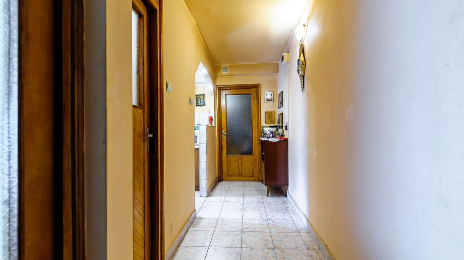 Apartament cu 3 camere la bloc - Poză 7