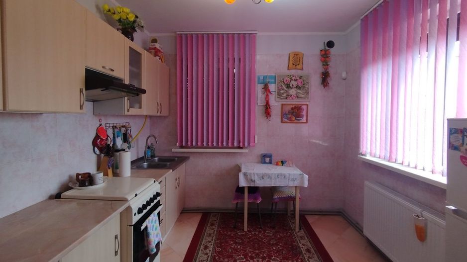 Casă generoasă cu 2 Nivele și confort modern – 10 Ari, Băcioi (sat Frumușica) - Poză 16