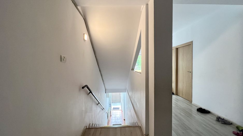 SPATIU CU MULTIPLE DESTINATII - Poză 6