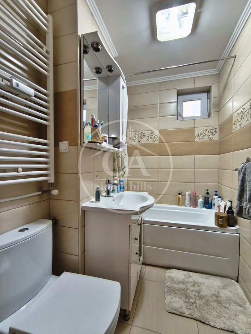 Apartament de vânzare cu 4 camere în zona Decebal, Oradea - Poză 12