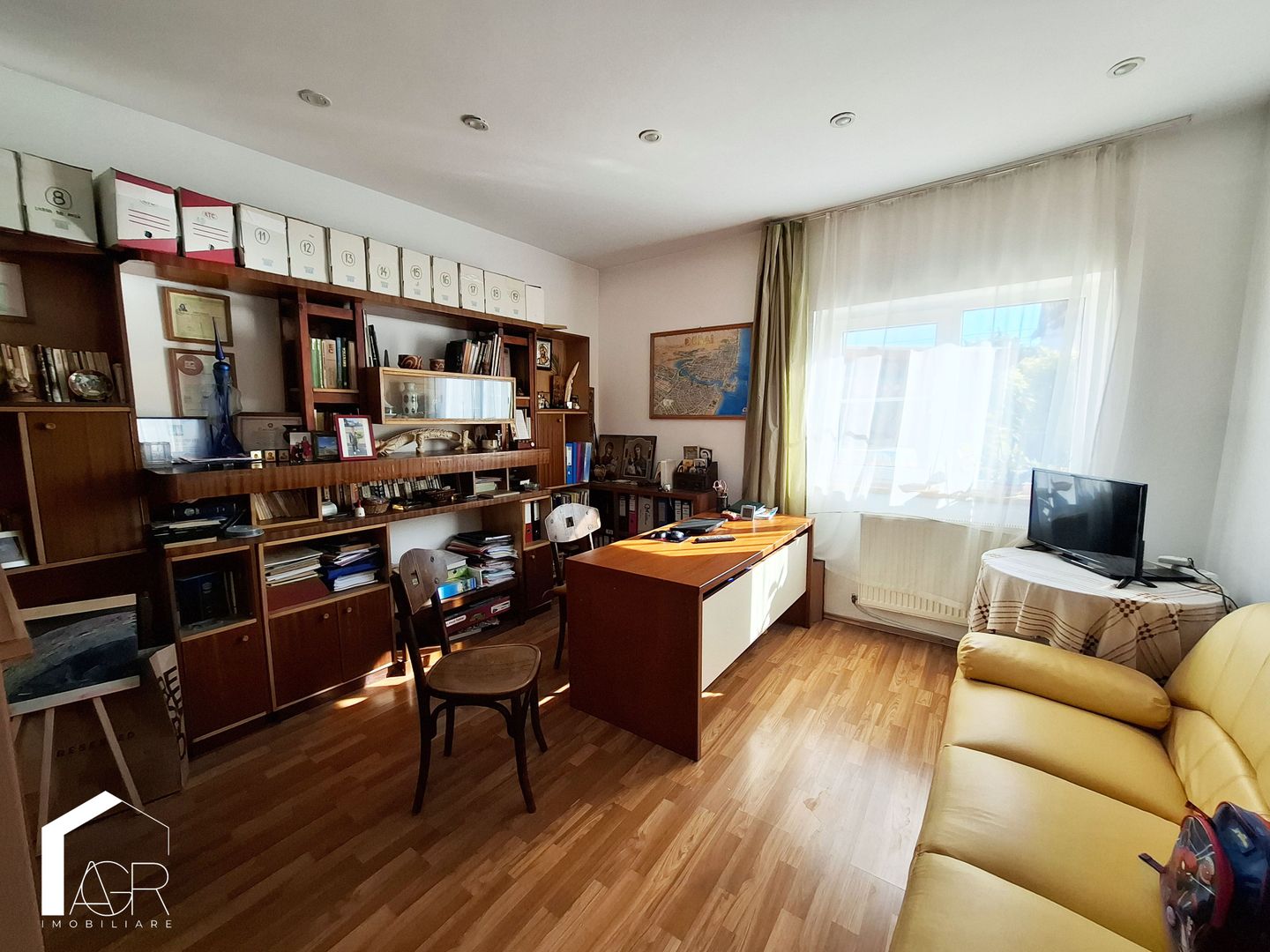 Casa tip duplex cu 6 camere, zona Republicii - Poză 2