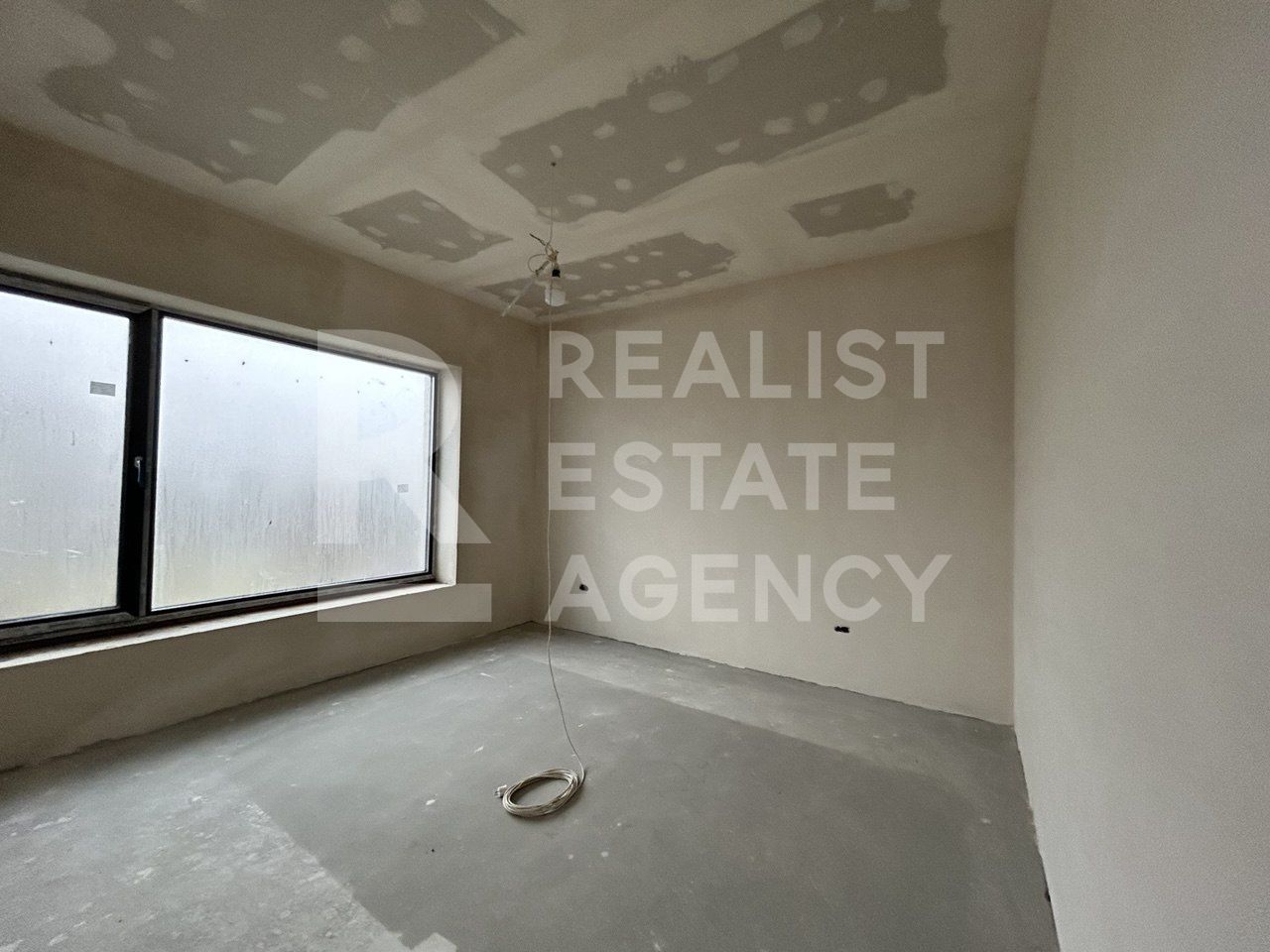 Casă P+1, 315 m² utili | Teren 1.300 m² | Pe malul lacului Ostratu - Poză 8