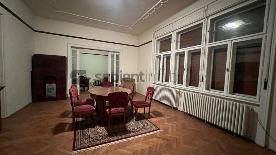 Sapient | Clădire singură în curte în zonă ultracentrală - Poză 1