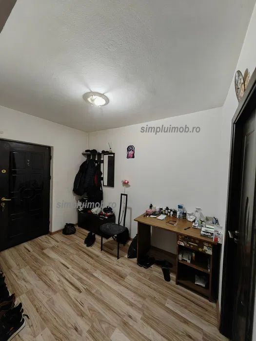 Decomandat spatios 2 camere Basarabia - Poză 5