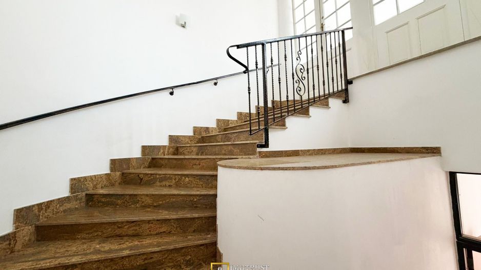 De închiriat – Spațiu birouri 256 mp | Ultracentral Arad - Poză 11