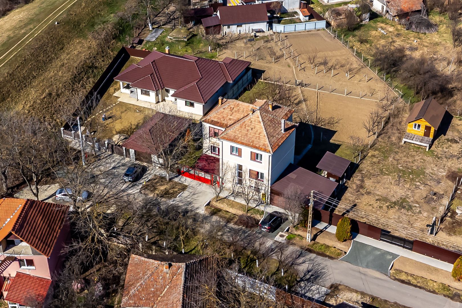 Preț NOU! Casa P+2 în zona centrală Chișineu-Criș - Poză 1